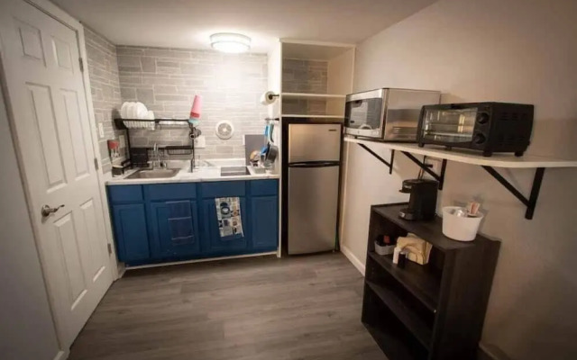 Economy Inn and Suites