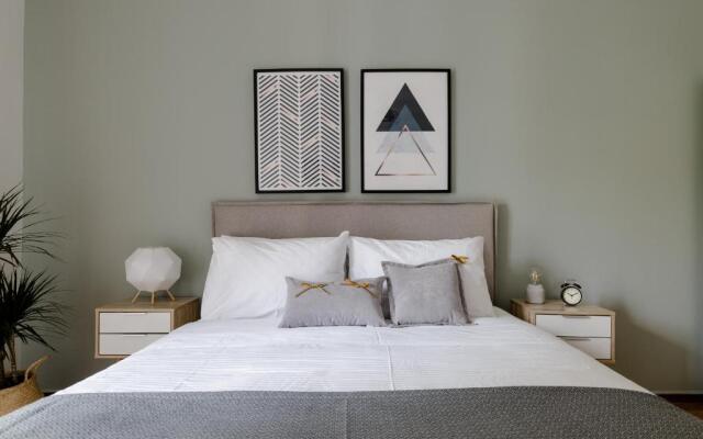 Urban 2BD Apartment in Koukaki by UPSTREET