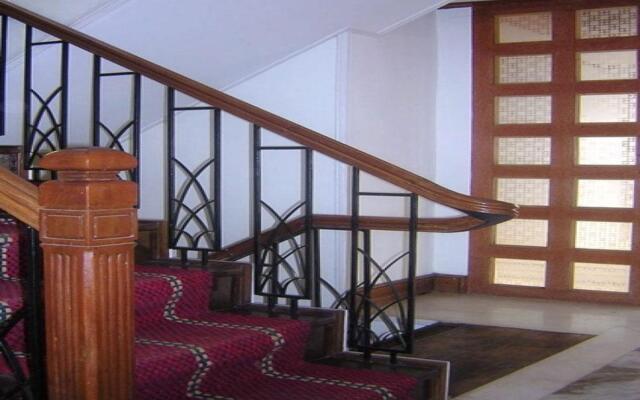 Hotel Shangri-La Regency