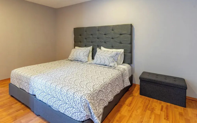 Penthouse Near Masaryk , Sleeps 16 , Pet Friendly