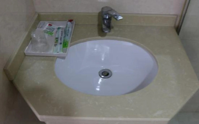 Deyuanju Business Hotel