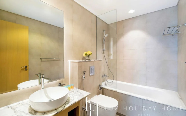 LUX The Paramount Sea View Suite