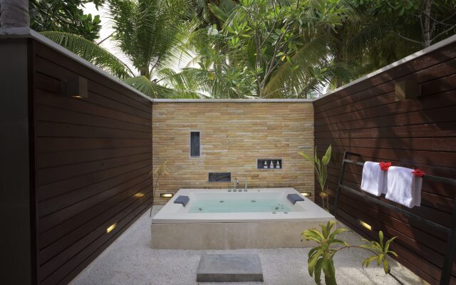 Lily Beach Resort & Spa 