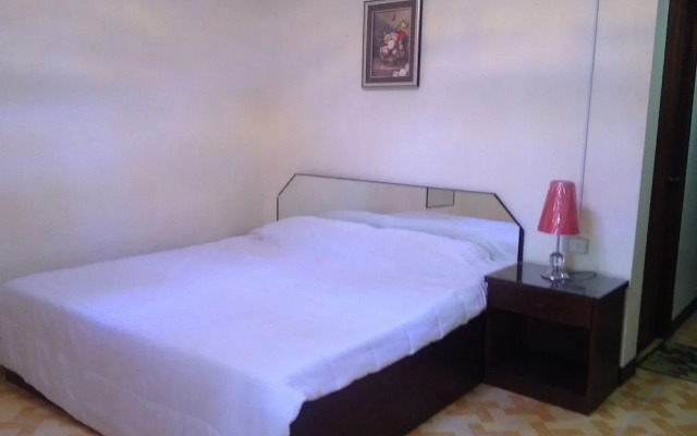 Enriquez Hotel