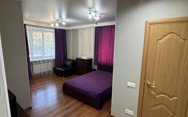 Апартаменты на улице Комарова 34