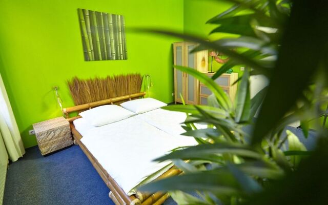 LaLeLu Hostel