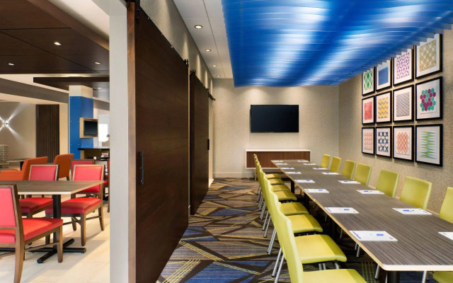 Holiday Inn Express & Suites-Cincinnati South - Wilder by IHG