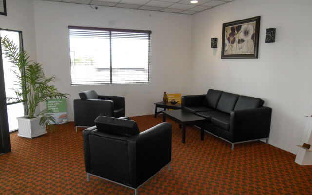 Red Roof Inn & Suites San Angelo