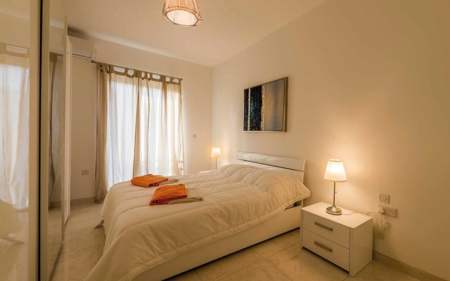 The Hillock North B9