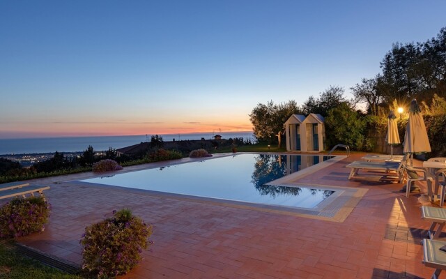 Villa Ai Venti 8 Emma Villas