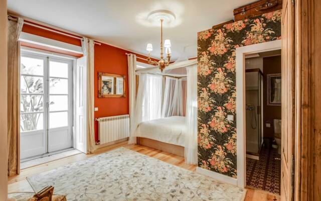 LUXa Charm House