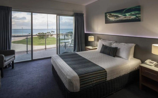 Ocean Centre Hotel