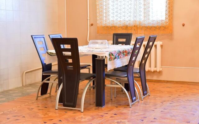 Goldway Hostel