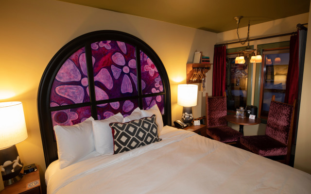 McMenamins Elk Temple