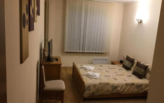 2 bedroom apartment near Gondola
