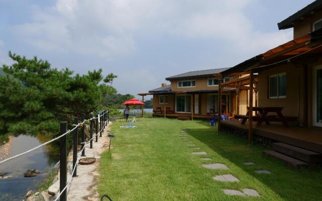sangju yeoyurounhwangtojib pensyeon