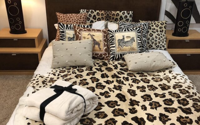 Blackpool Abode - Empress Hall African Apartment