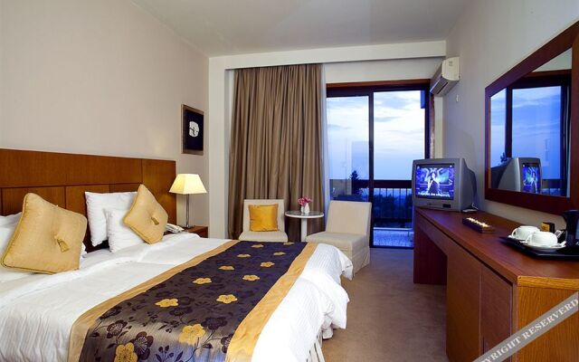 Nepheli Hotel