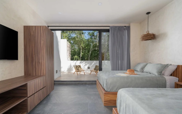 Twelve O’Clock Luxury Villas