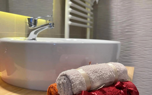 Gold Luxury Apartment Close to Presidential Palace