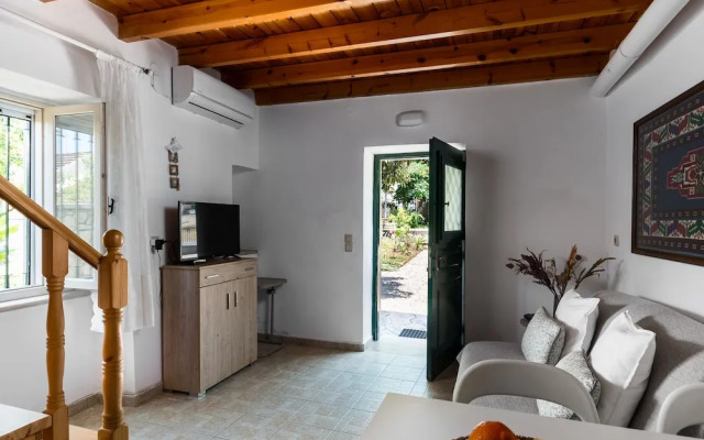 Traditional Rustic Maisonette By Konnect