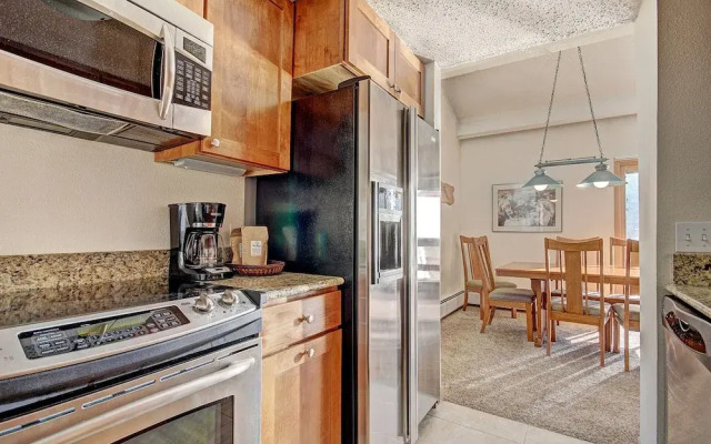 Alluring Lofty Condo In East Village - PG310 by RedAwning