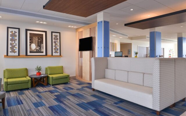 Holiday Inn Express & Suites Trinity