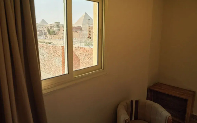 Crown Pyramids View Hotel