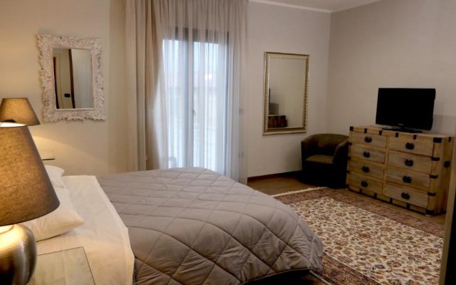 Erania Rooms & Apartments