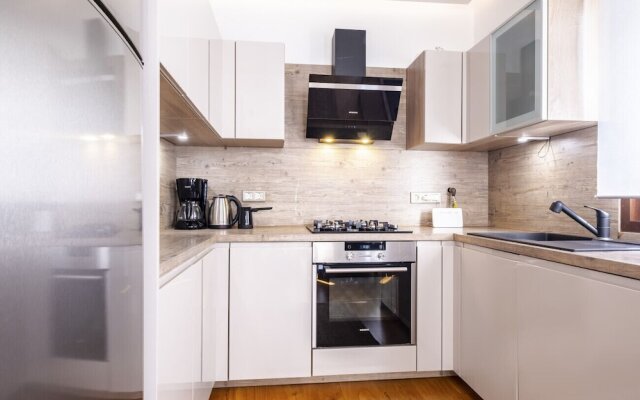 Missafir Exquisite and Central Flat in Nisantasi