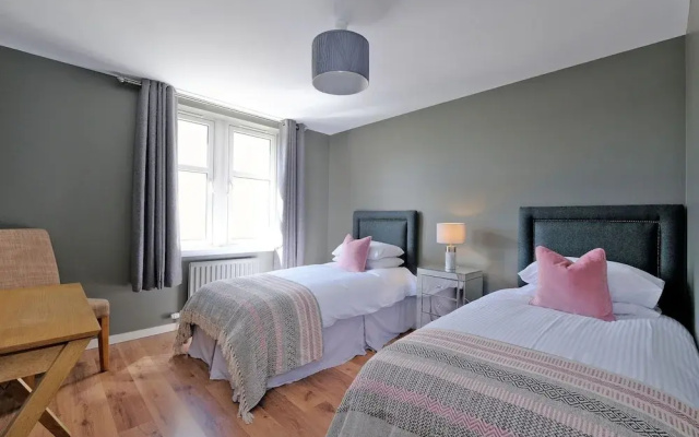 Contemporary Apartment Close to Aberdeen City Centre