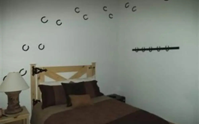 Lazy H Lodge