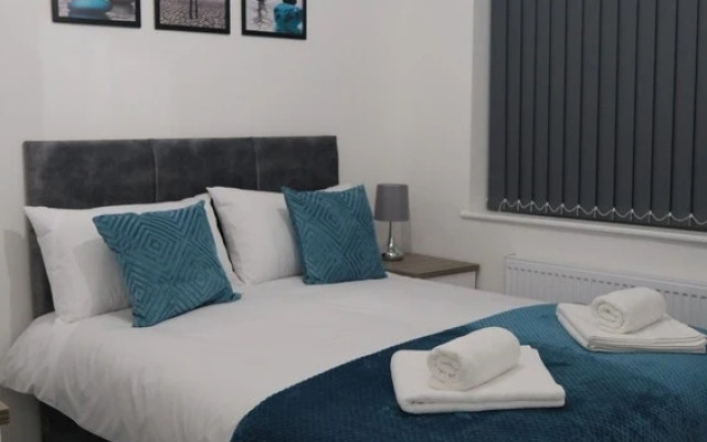 Modern House - 3 Bedrooms - 1 Bath - Mancity