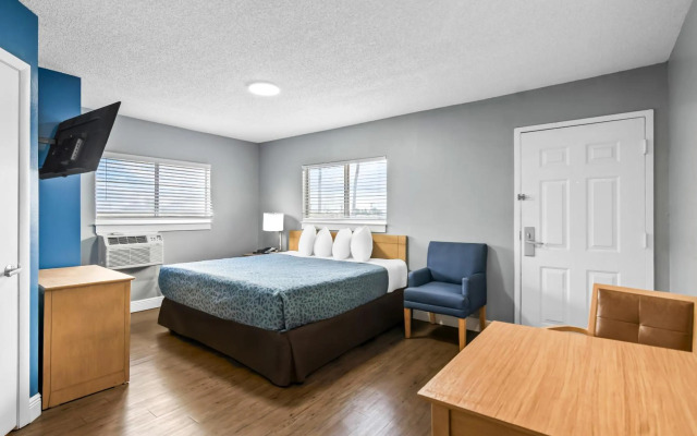 Suburban Studios Stuart near Federal Hwy 1