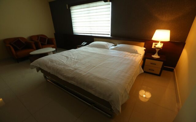 Hotel Swaraj Sarovar