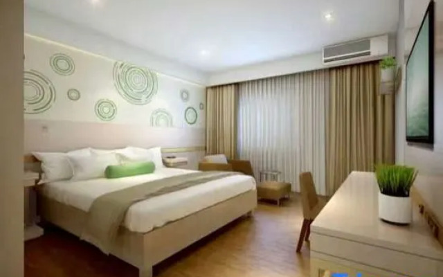The Wall Street Holiday Hotel