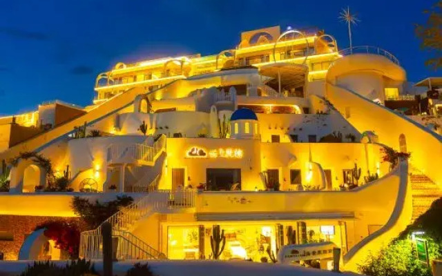 Sound on the Clouds Hotel Santorini, Dali