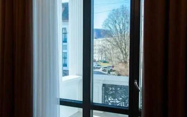 Roze Center Apartments