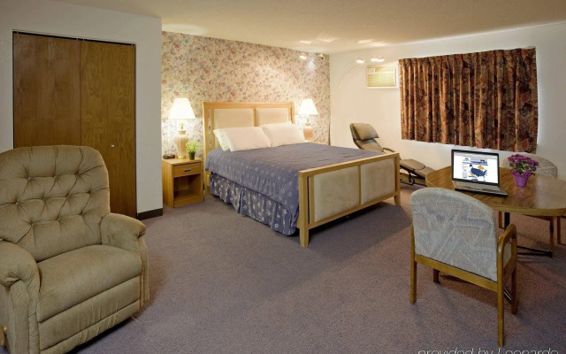 Waconia Inn and Suites