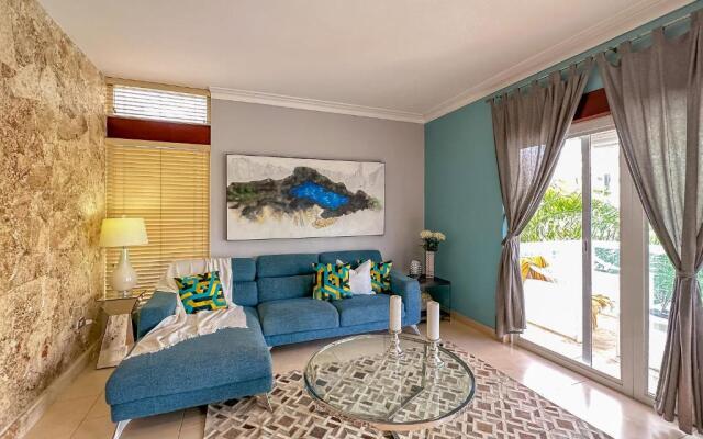 Beautiful 2 BR Apartment With BBQ