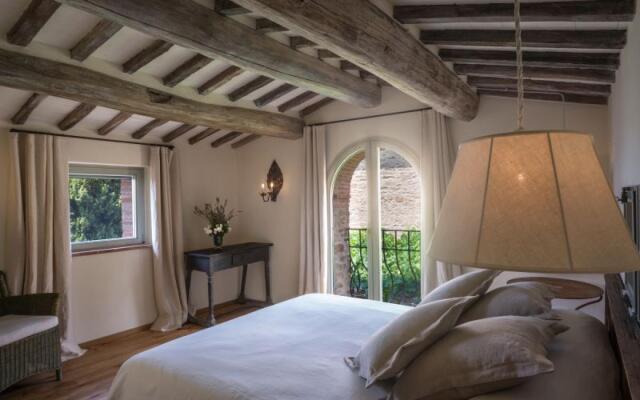 Private villa sleeps 10 with garden and swimming pool-VILLA IL MANDORLO