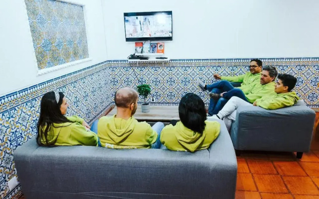 Help Yourself Hostels - Restelo