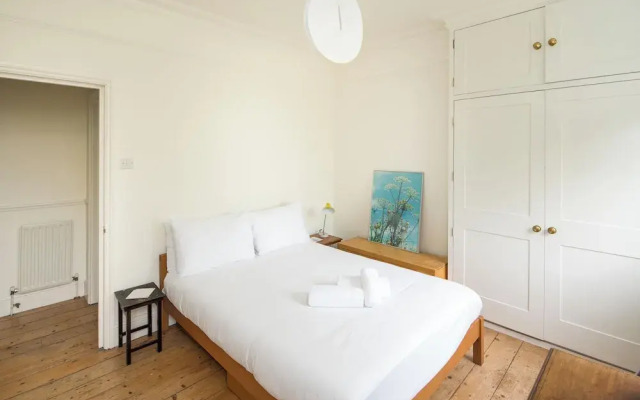 1BD Flat Stoke Newington Well Connected City Centre