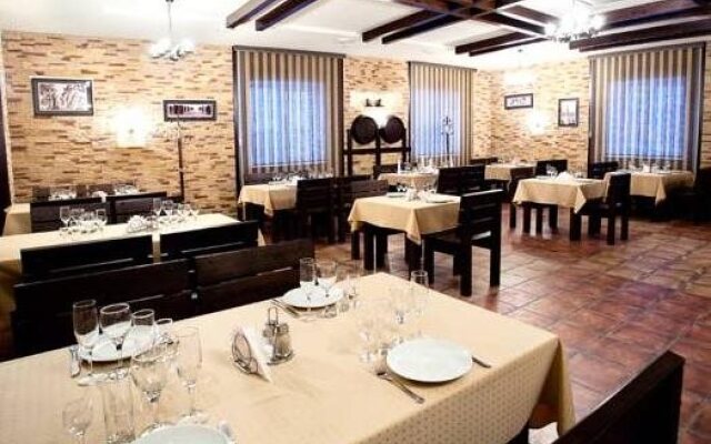 Tri Sosny Hotel