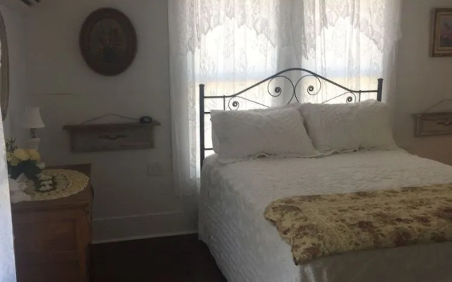 Hye-Way Haus Bed and Breakfast