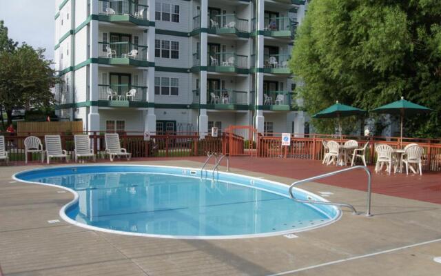 Surrey's Carriage Place Resort
