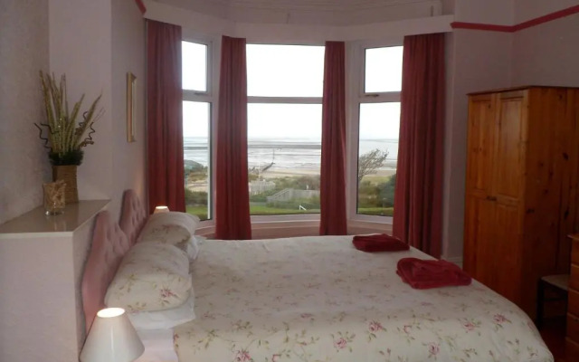 Wavecrest Lodge