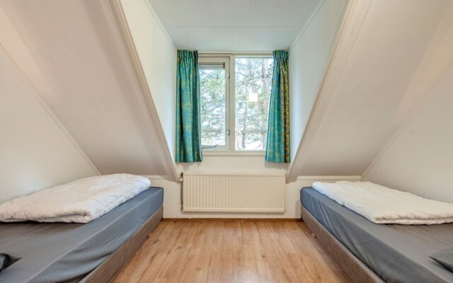 Tidy Bungalow With Microwave, 3 km. From Renesse and Beach