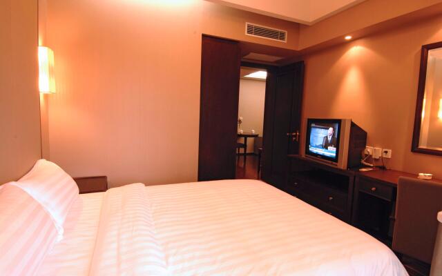 Rayfont Shanghai Nanpu Hotel