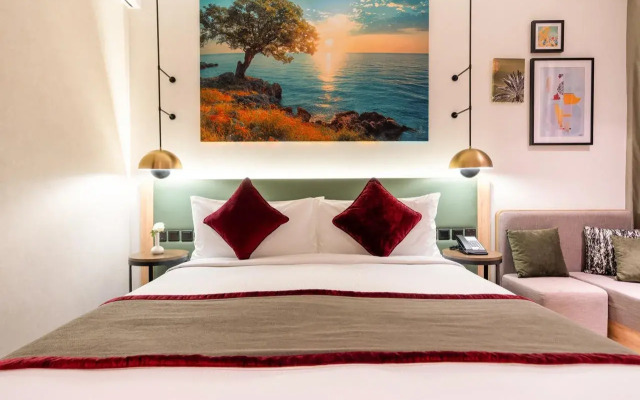 West Walk Retaj Hotel